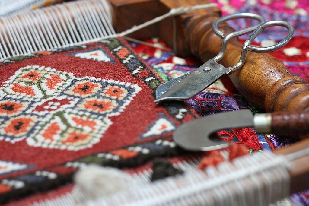 From Bokhara To Kilim: 7 Best Pakistani Rugs For Your Living Room - Imam Carpet Co