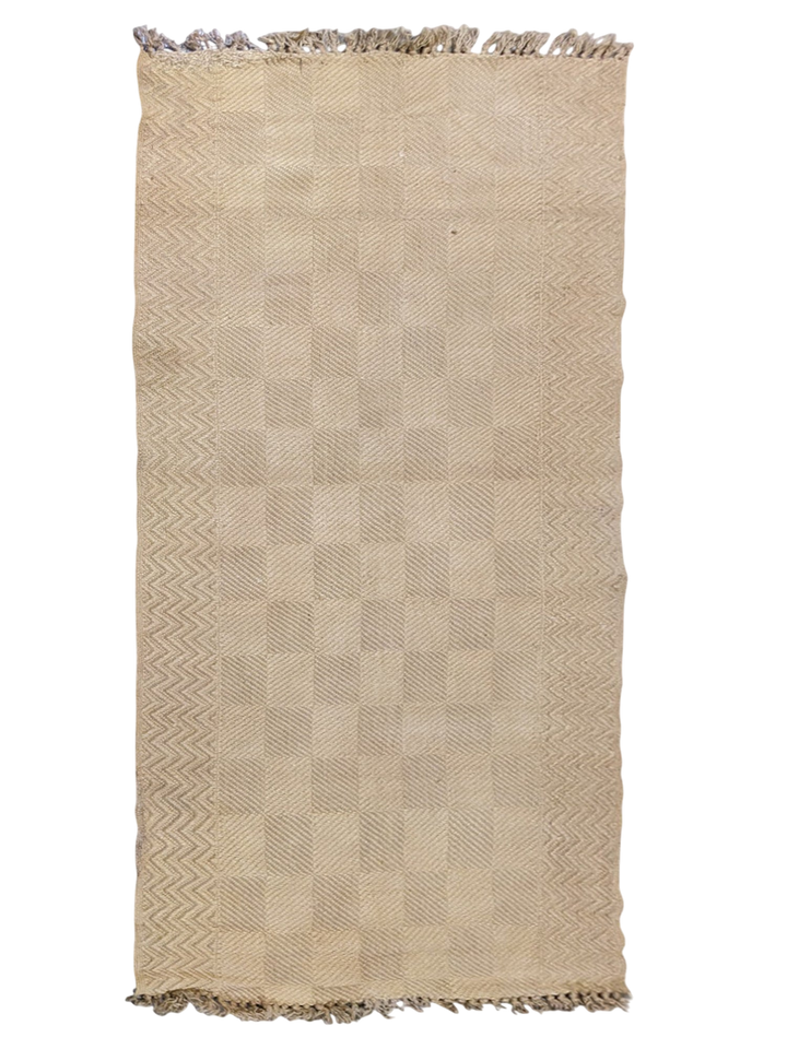 JUT1811147
