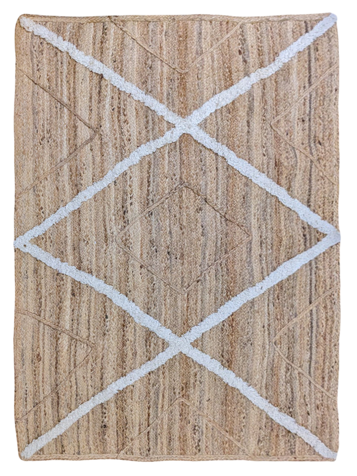 JUT1811156