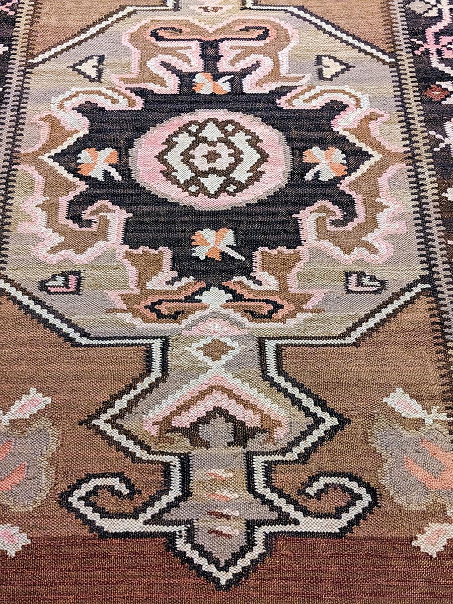 Mellifluous - Size: 10.1 x 3.7 - Imam Carpet Co