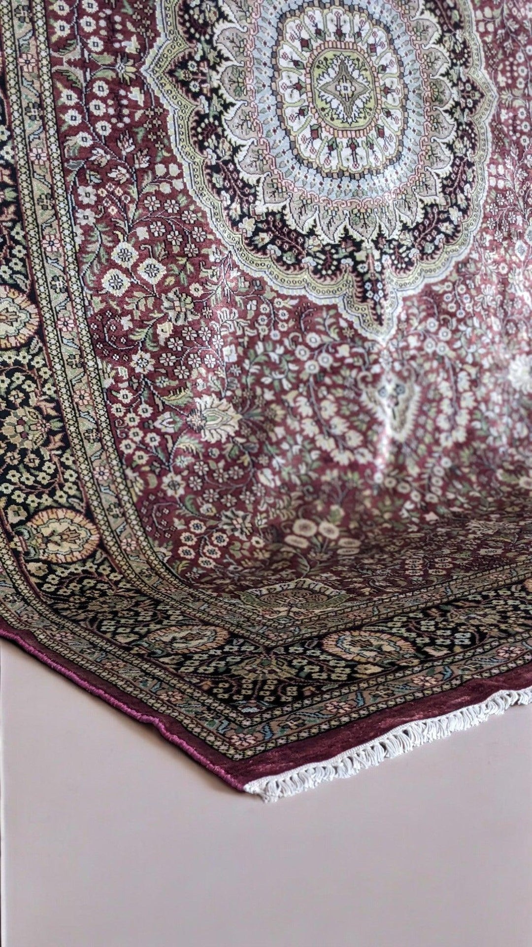 Reshamkari - Size: 9.6 x 5.11 - Imam Carpet Co