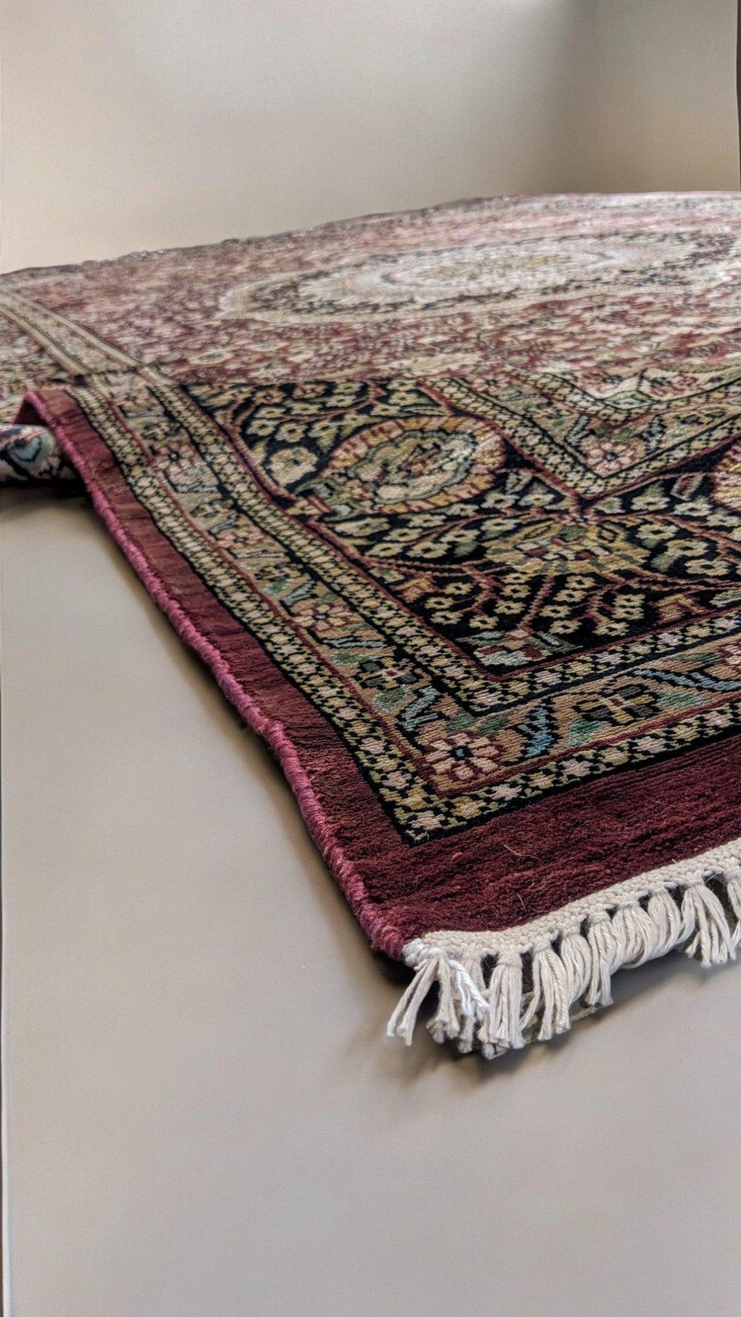 Reshamkari - Size: 9.6 x 5.11 - Imam Carpet Co