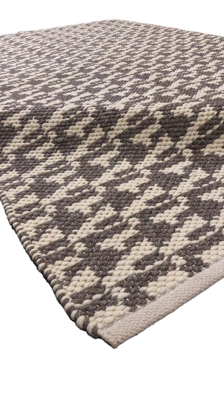 Pinnacle - Size: 6.10 x 4.10 - Imam Carpet Co