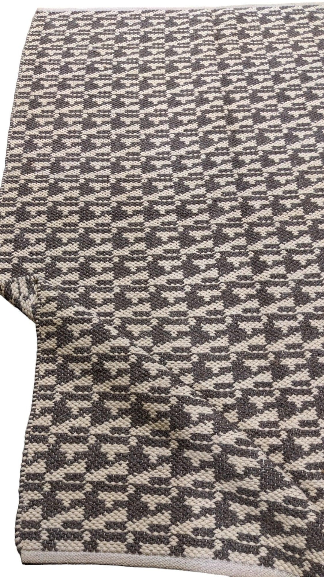 Pinnacle - Size: 6.10 x 4.10 - Imam Carpet Co