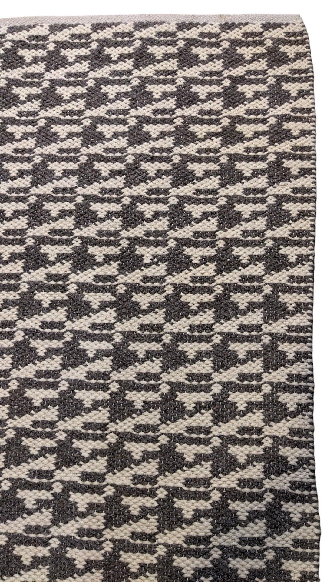 Pinnacle - Size: 6.10 x 4.10 - Imam Carpet Co