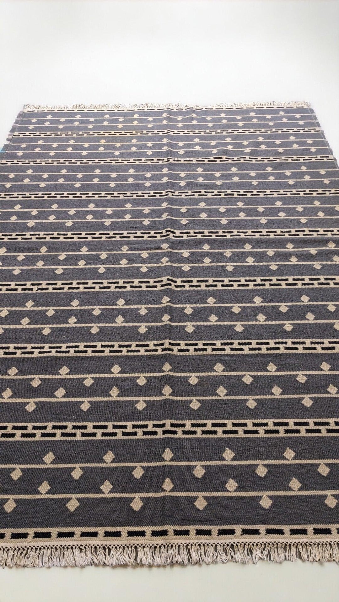 Onyx - Size: 7. 11 x 5. 6 - Imam Carpet Co