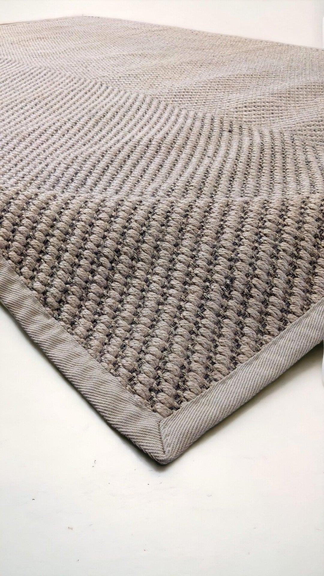 Aura - Size: 7.5 x 5.6 - Imam Carpet Co