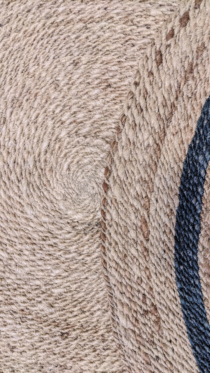 Braided Natural Jute Rug - Size: 5 x 5