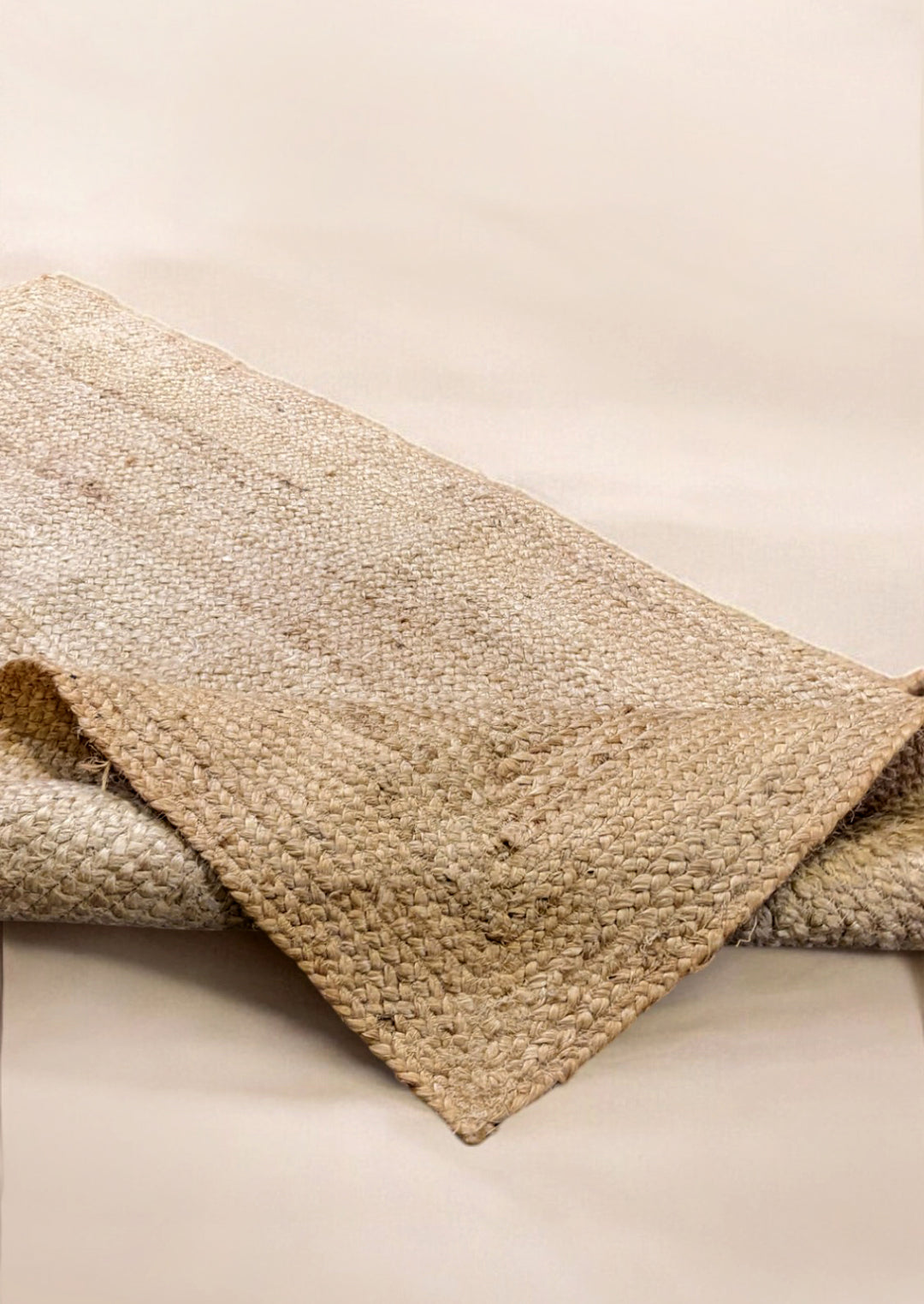 Alvari - Size: 4.8 x 2.6