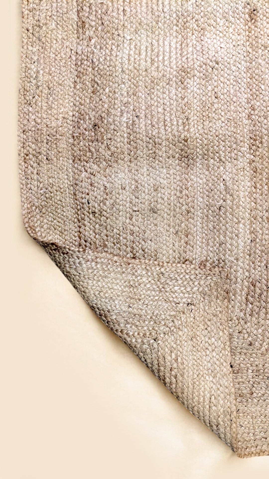 Alvari - Size: 4.8 x 2.6