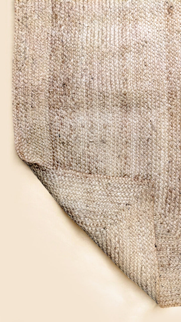 Alvari - Size: 4.8 x 2.6