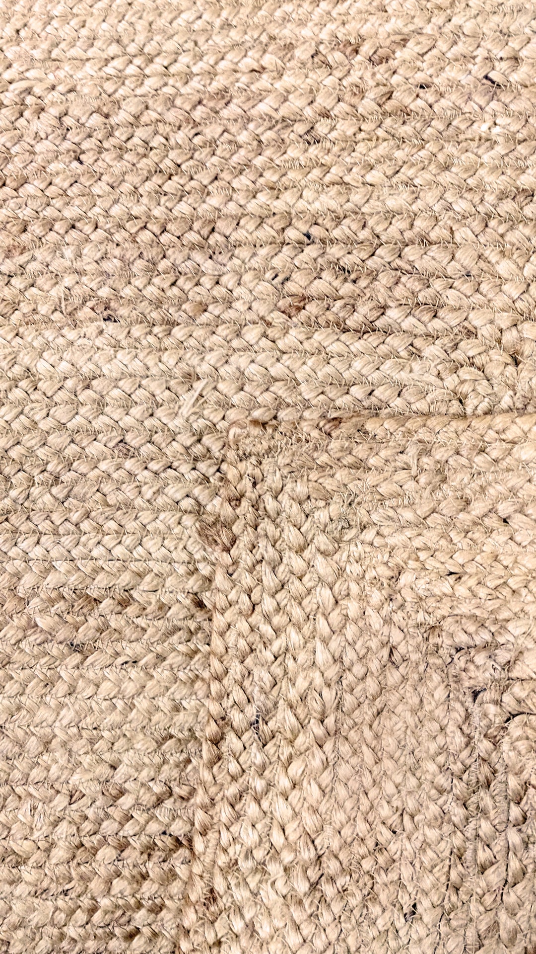 Alvari - Size: 4.8 x 2.6