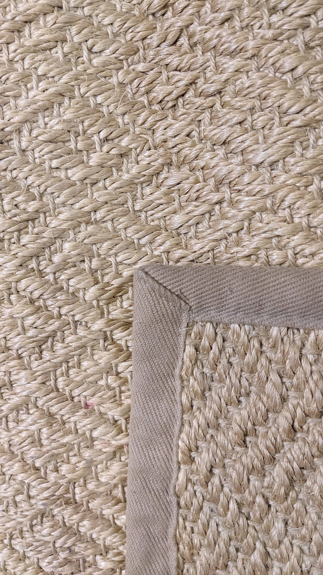 Braided Natural Jute Rug - Size: 4.9 x 2.7