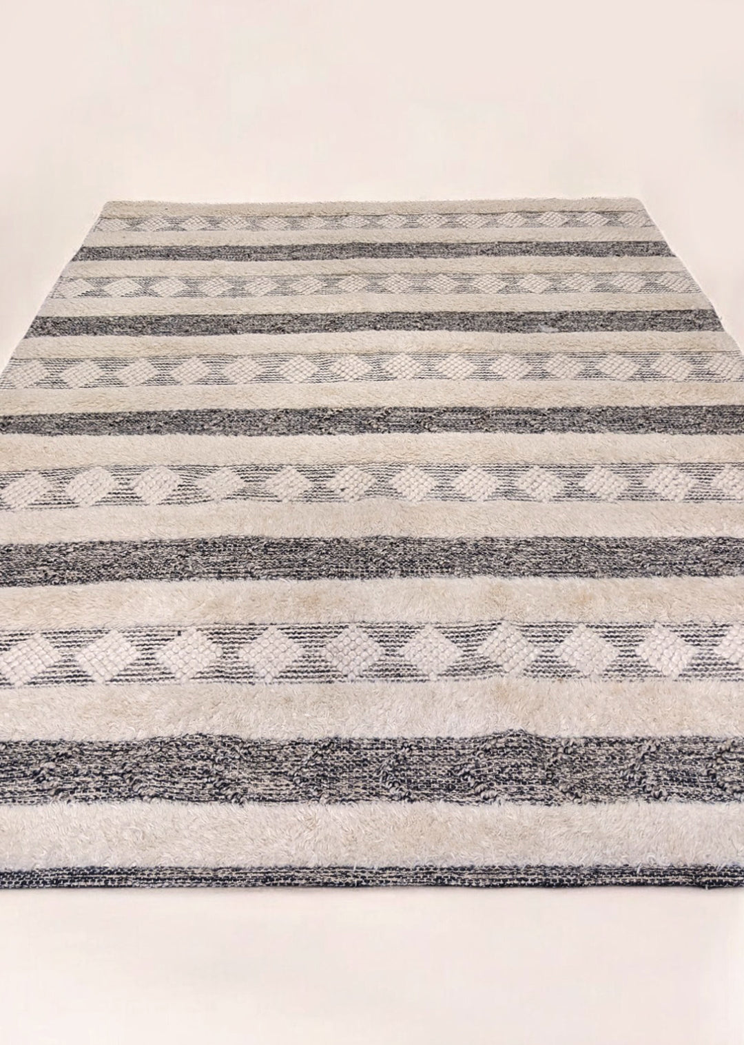 Moroccan Modern Rug - Size: 7.9 x 5.3