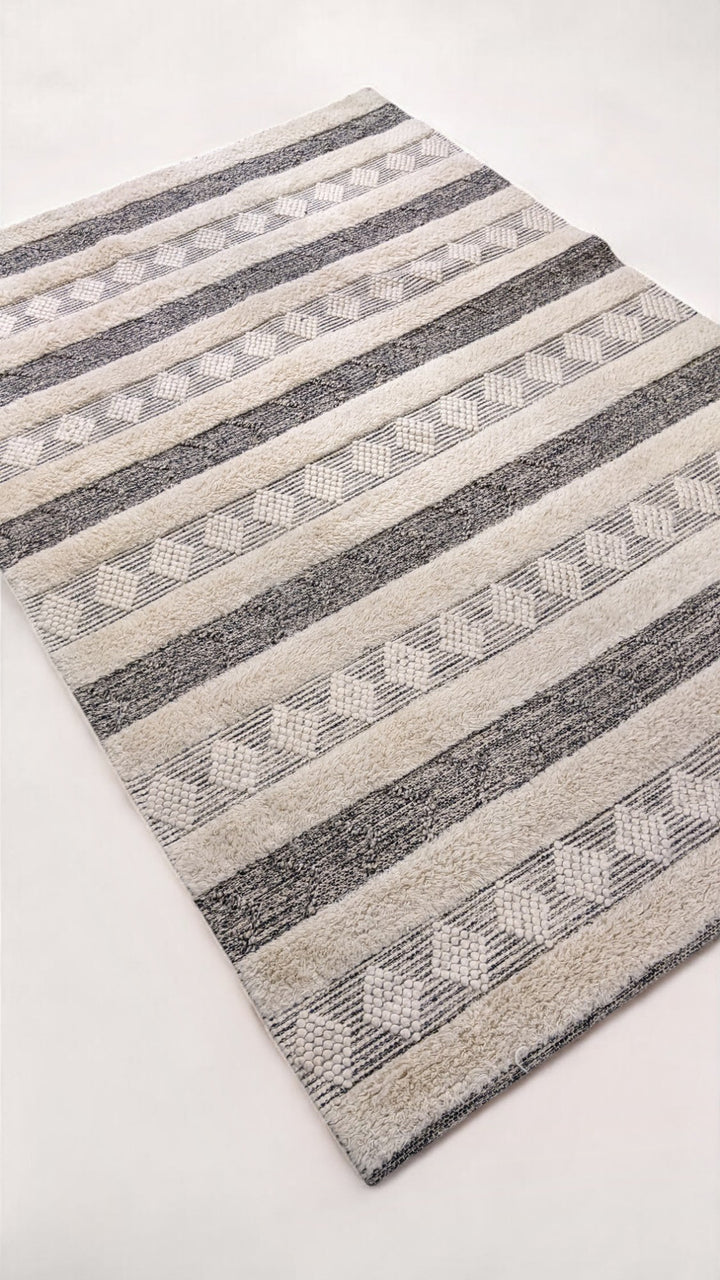 Moroccan Modern Rug - Size: 7.9 x 5.3