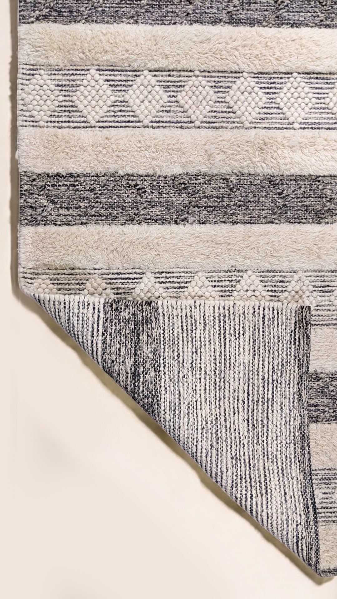 Moroccan Modern Rug - Size: 7.9 x 5.3