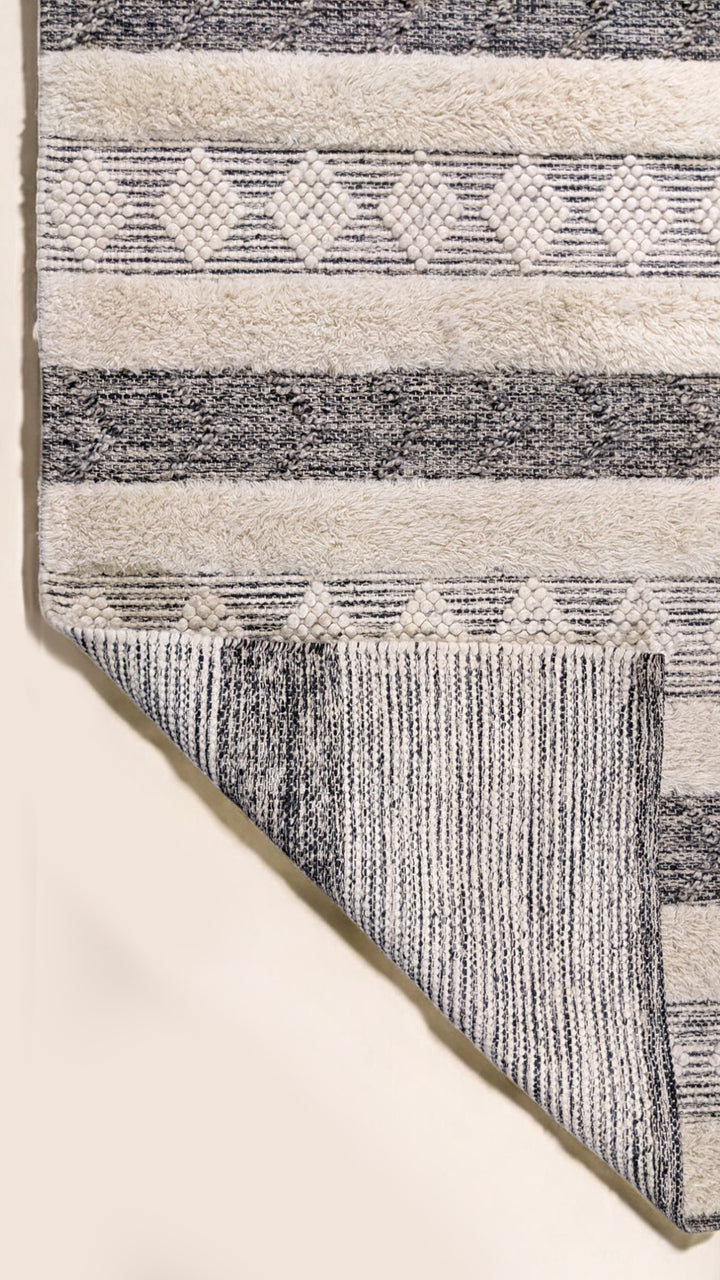 Moroccan Modern Rug - Size: 7.9 x 5.3