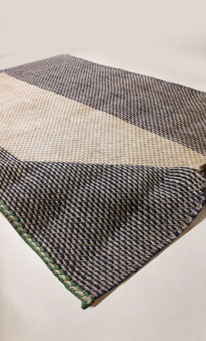 Braided Natural Jute Rug - Size: 6.8 x 5.7