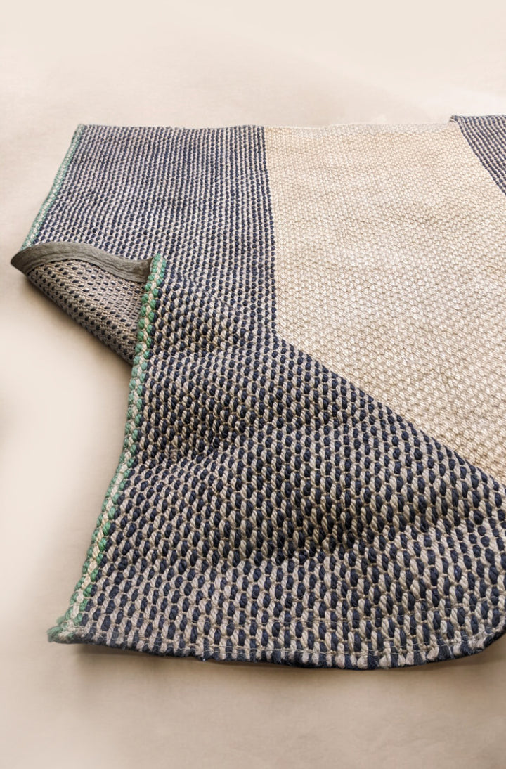 Braided Natural Jute Rug - Size: 6.8 x 5.7