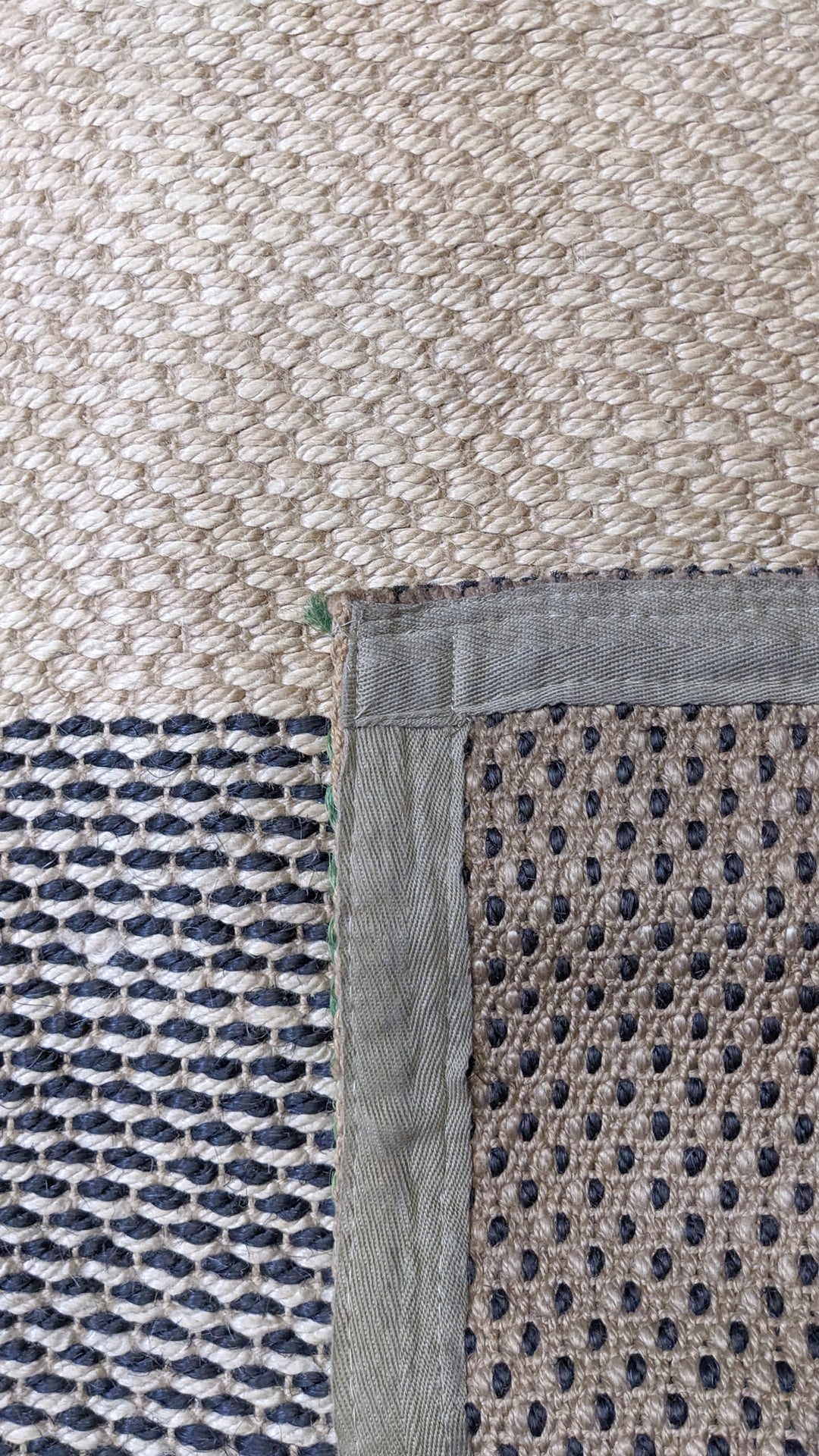 Braided Natural Jute Rug - Size: 6.8 x 5.7