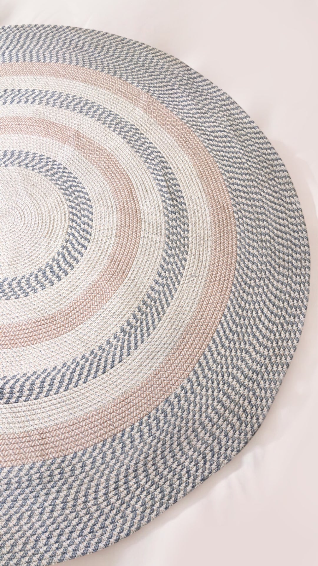 Braided Natural Jute Rug - Size: 8.5 x 8.5