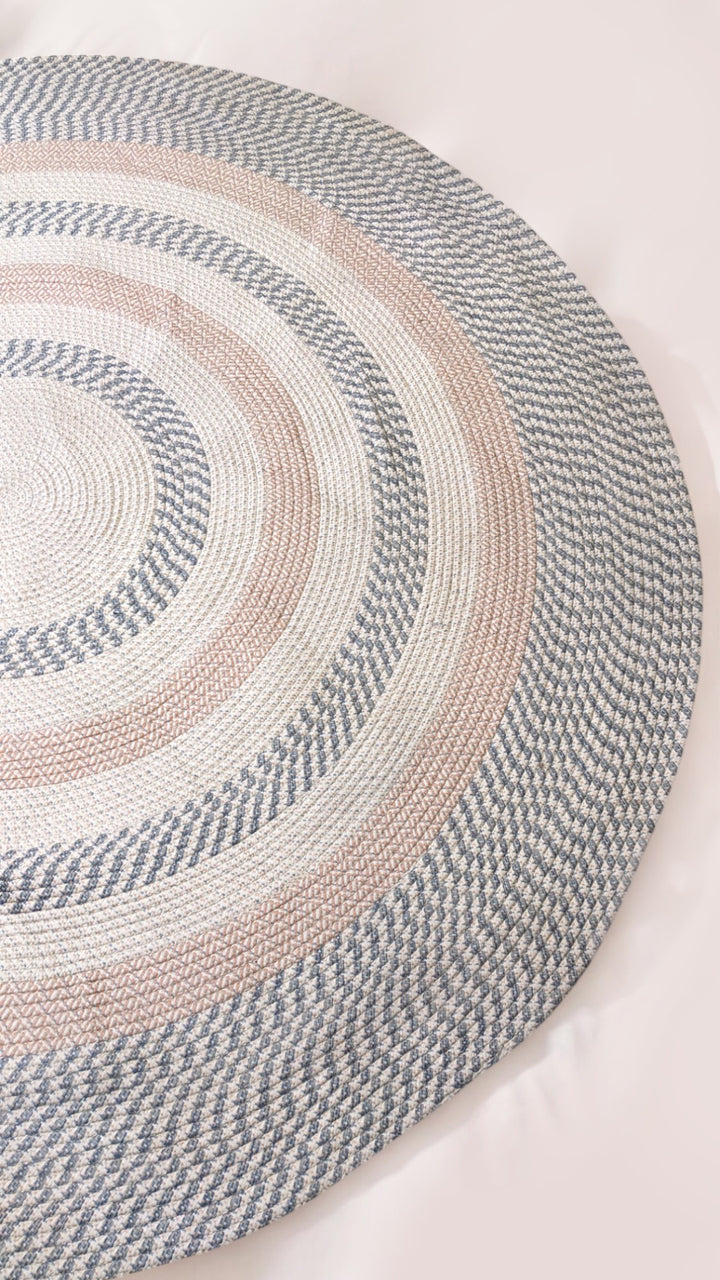 Braided Natural Jute Rug - Size: 8.5 x 8.5