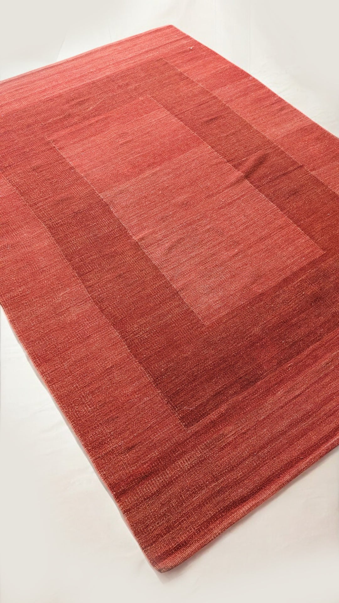 Modern Flatweave Rug - Size: 7.10 x 5.7