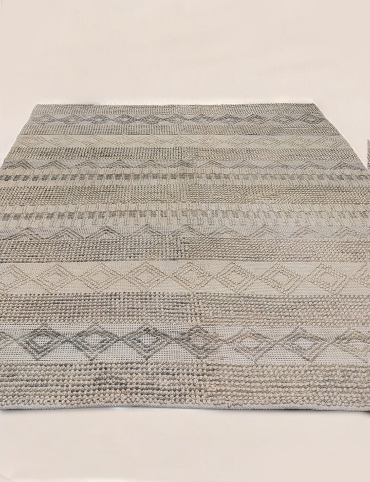 Umbra Modern Textured Wool Rug - Size: 9.7 x 7.6