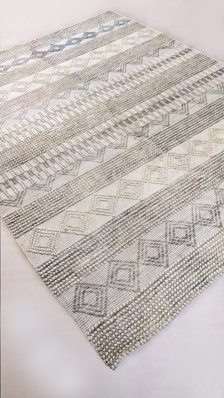 Umbra Modern Textured Wool Rug - Size: 9.7 x 7.6