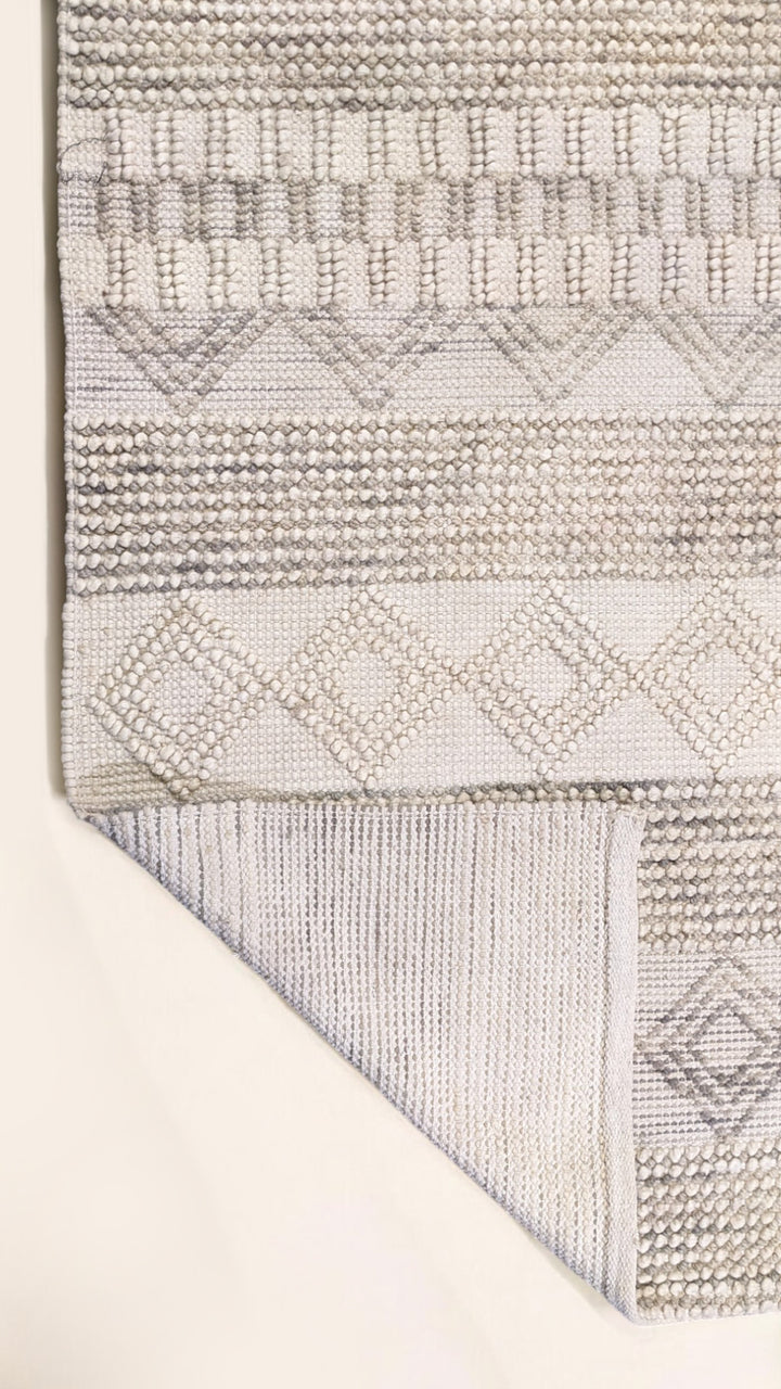 Umbra Modern Textured Wool Rug - Size: 9.7 x 7.6