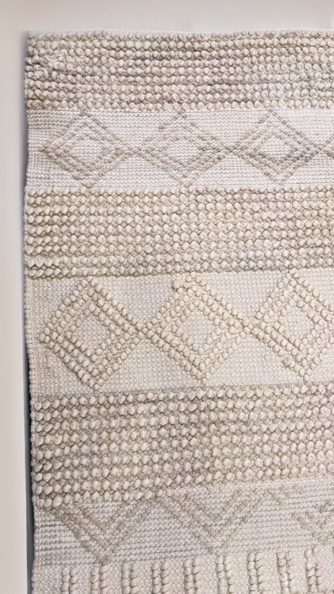 Umbra Modern Textured Wool Rug - Size: 9.7 x 7.6