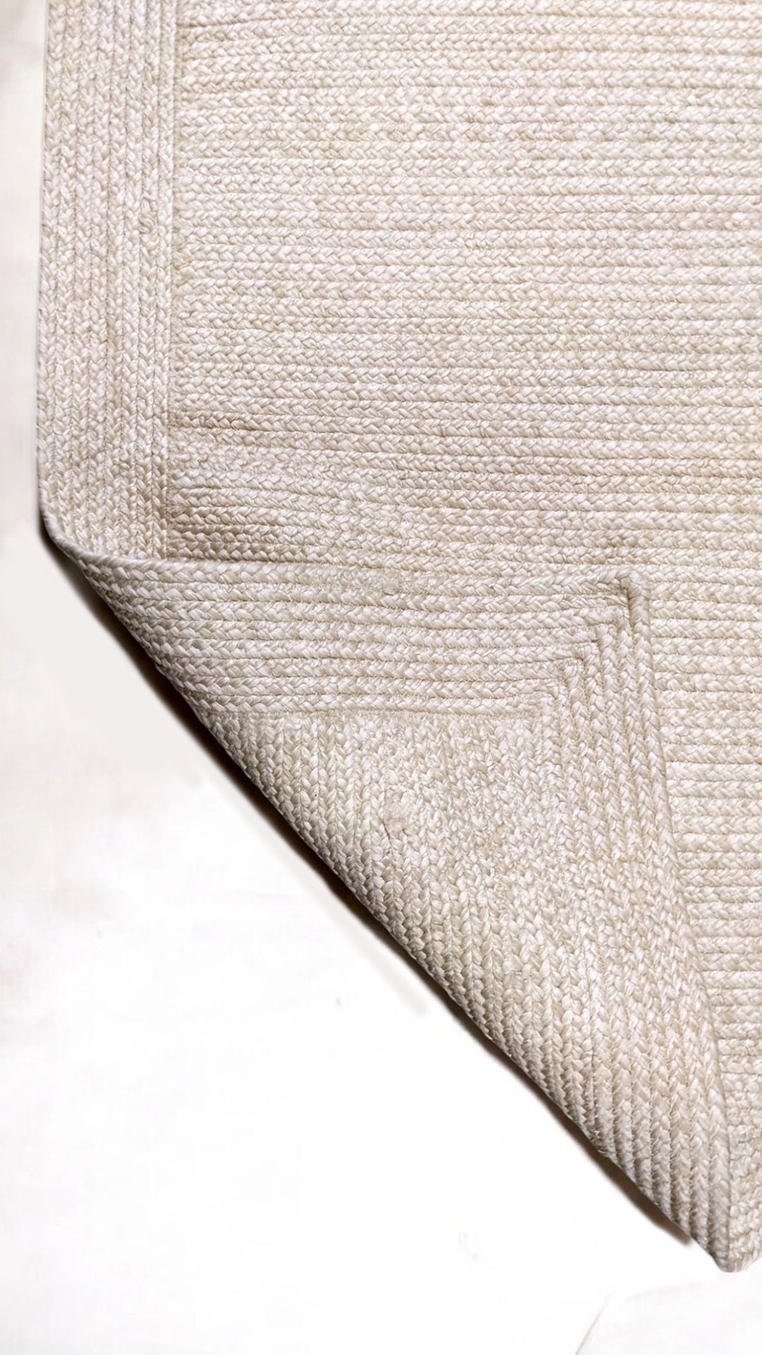 Braided Natural Jute Rug - Size: 4.3 x 2.6