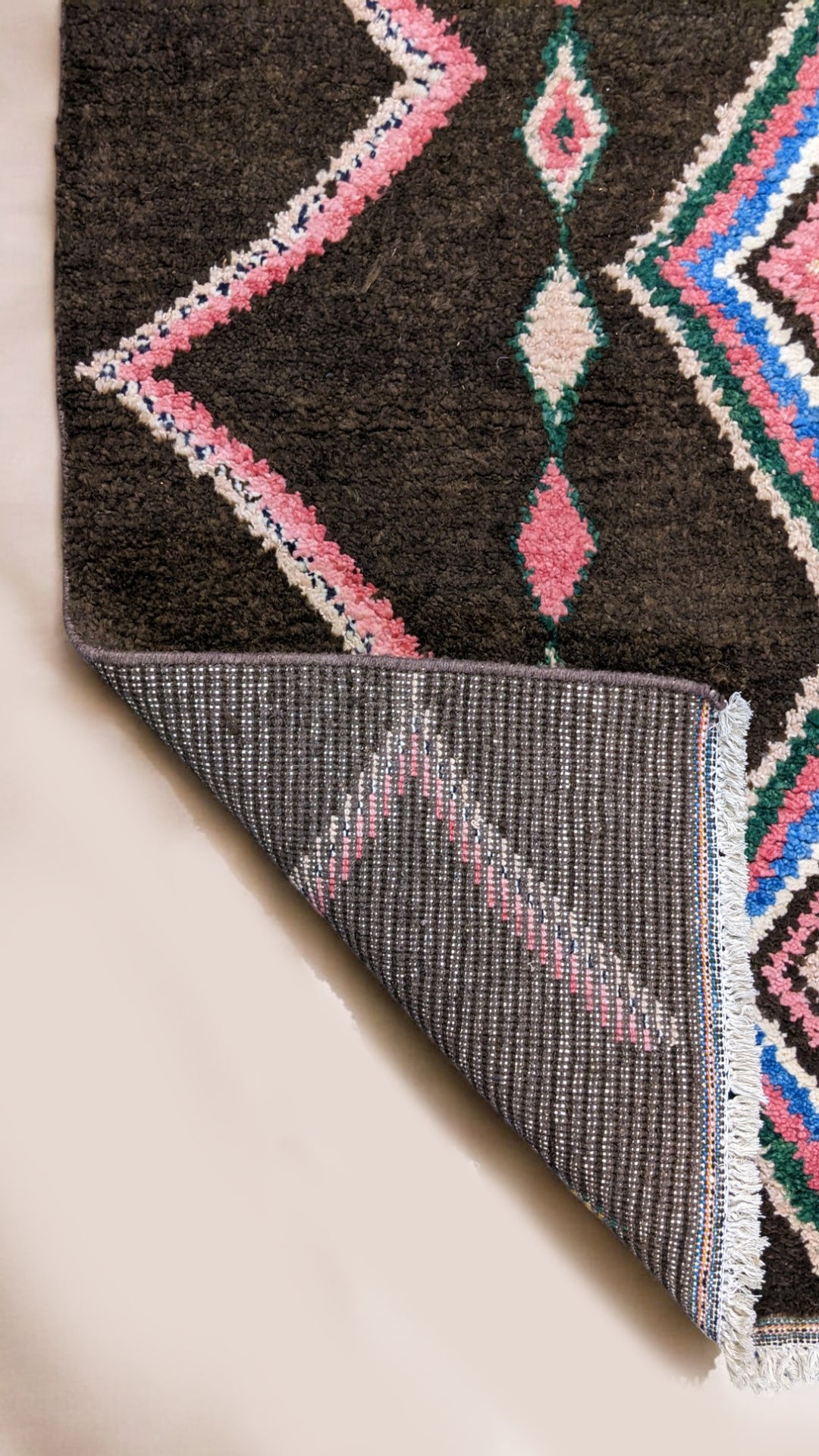 Moroccan Modern Rug - Size: 6.5 x 4