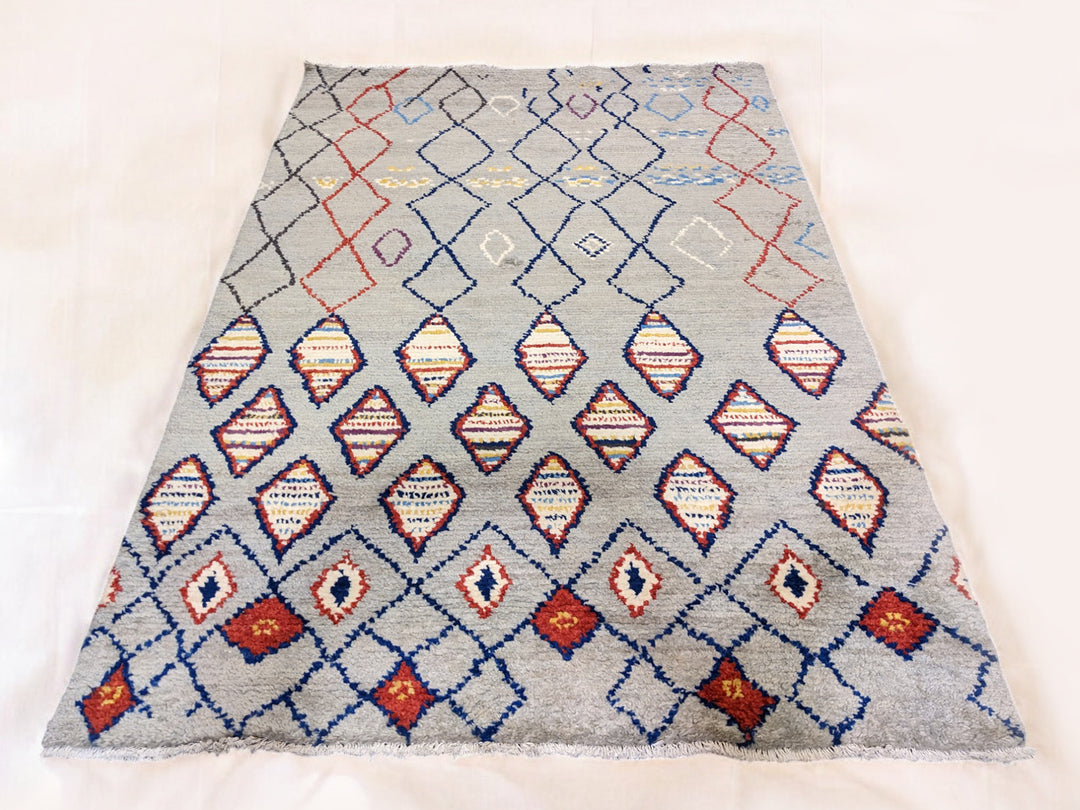 Moroccan Modern Rug - Size: 8 x 5.3