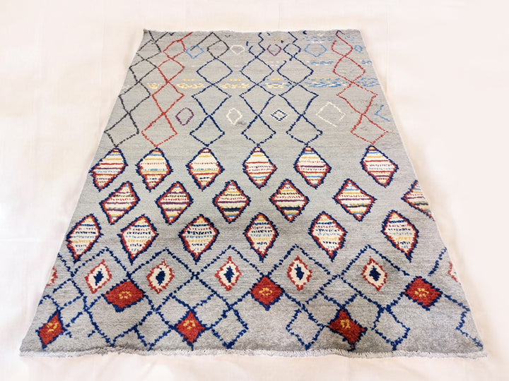 Moroccan Modern Rug - Size: 8 x 5.3
