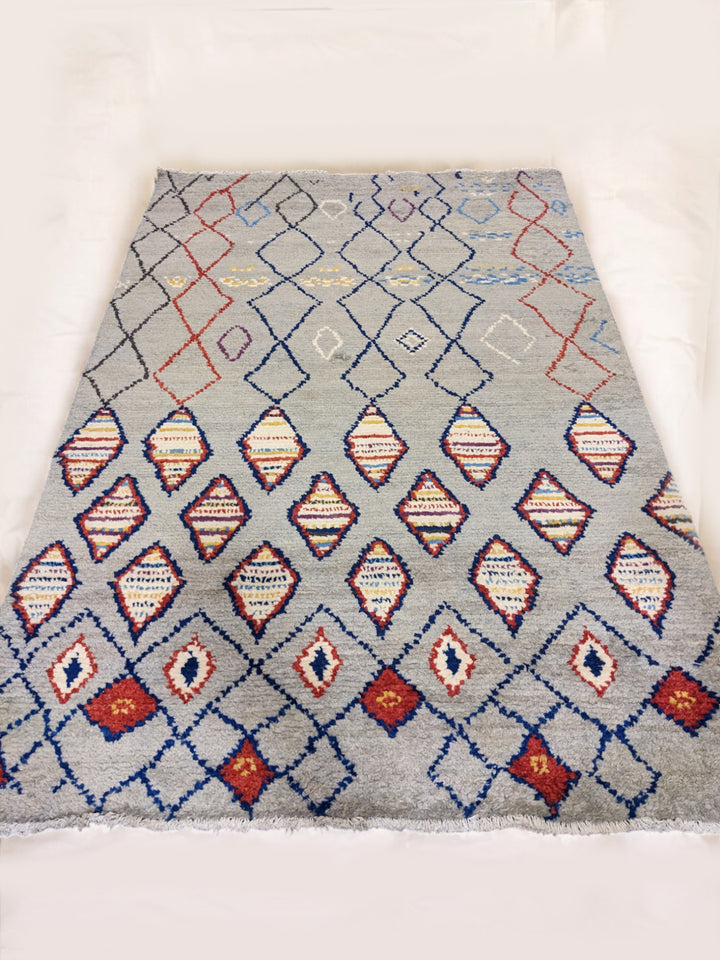 Moroccan Modern Rug - Size: 8 x 5.3