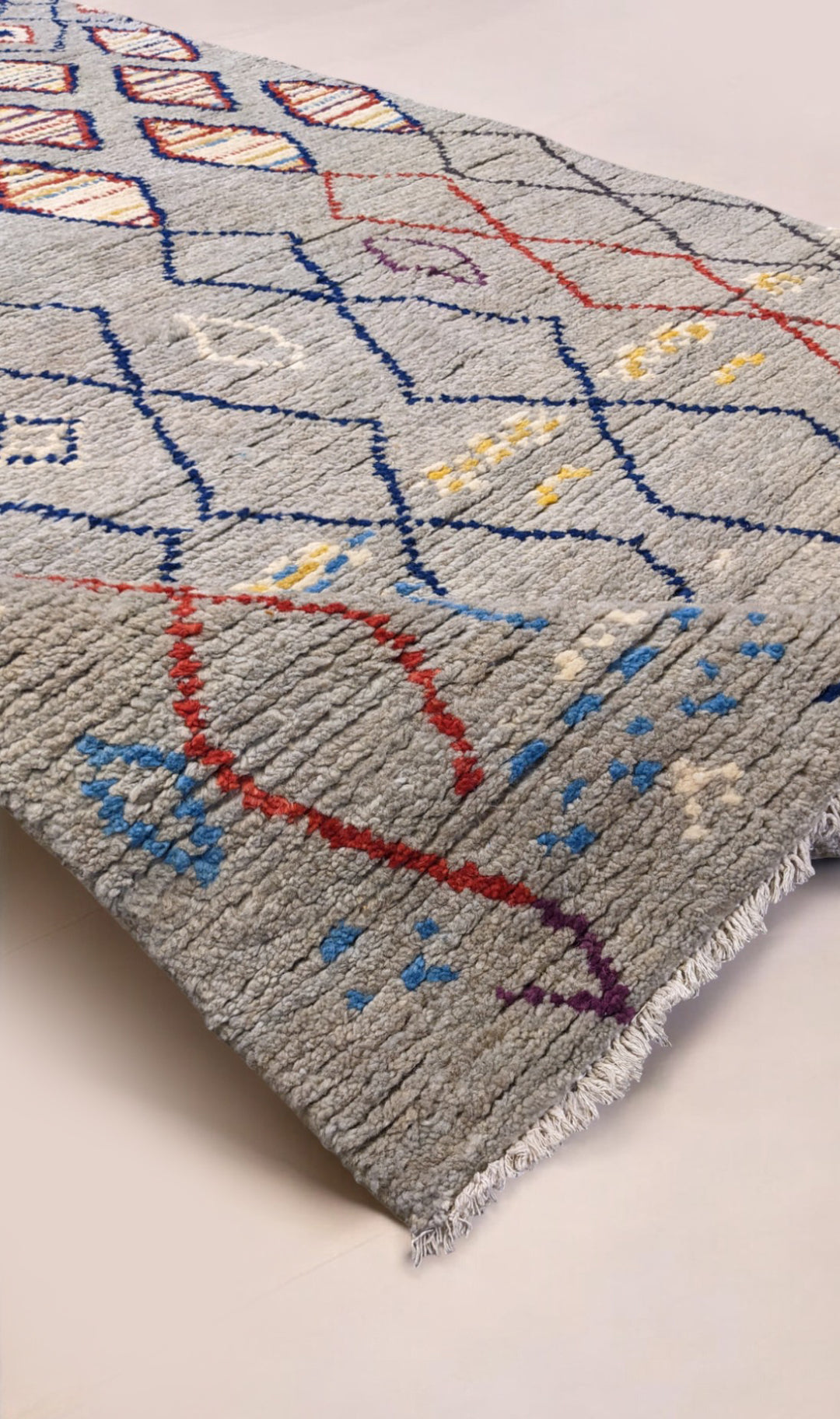 Moroccan Modern Rug - Size: 8 x 5.3