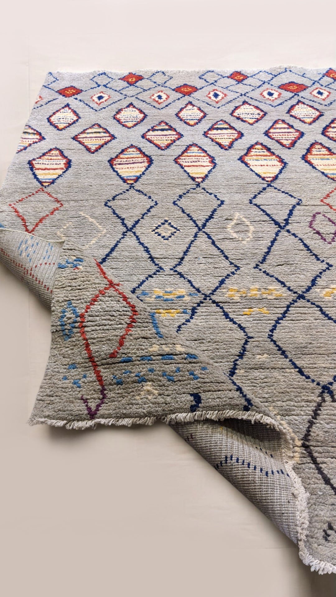 Moroccan Modern Rug - Size: 8 x 5.3