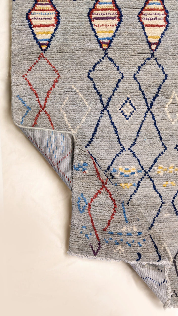 Moroccan Modern Rug - Size: 8 x 5.3