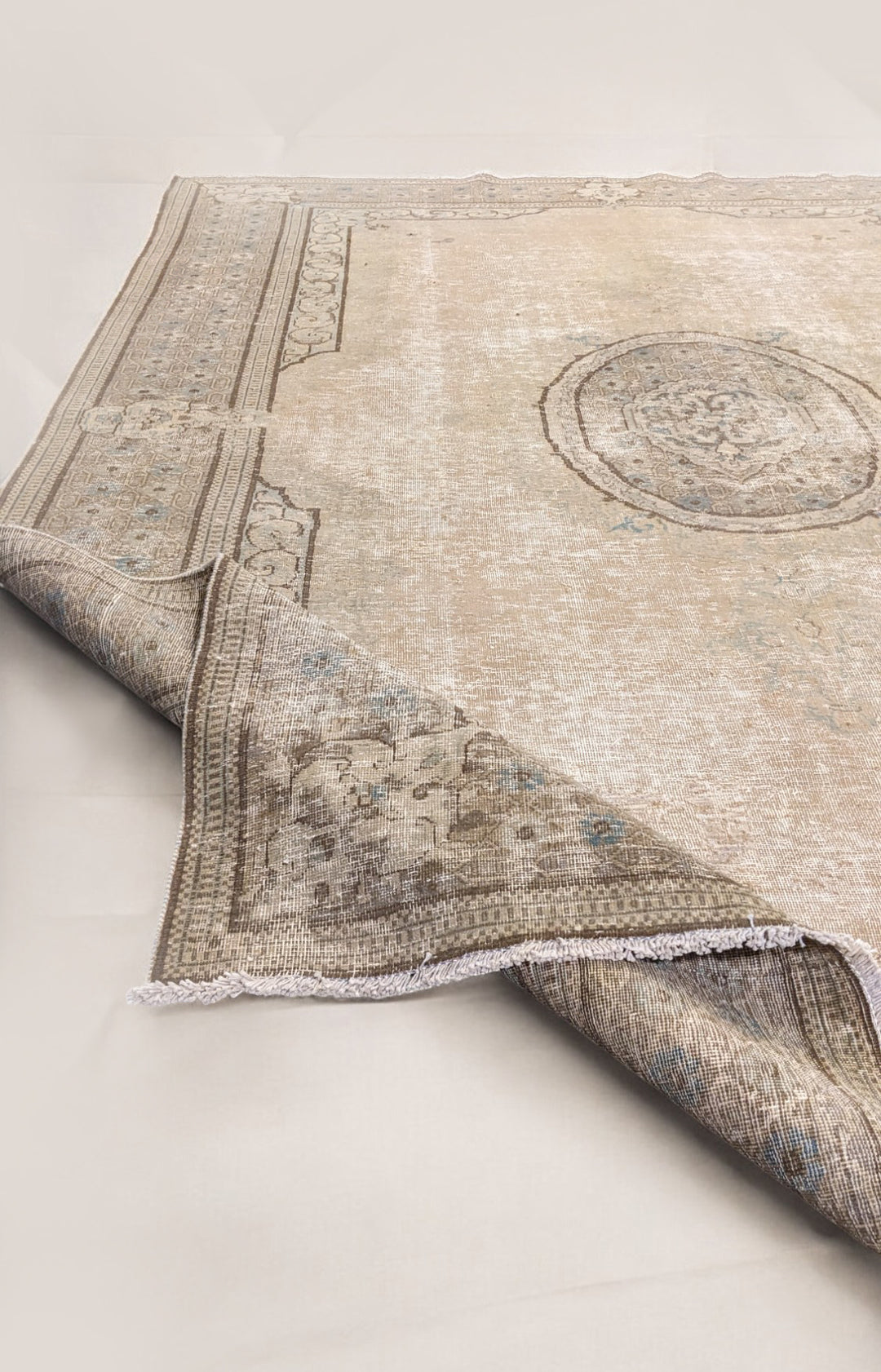 Sablet - Size: 10 x 7.4