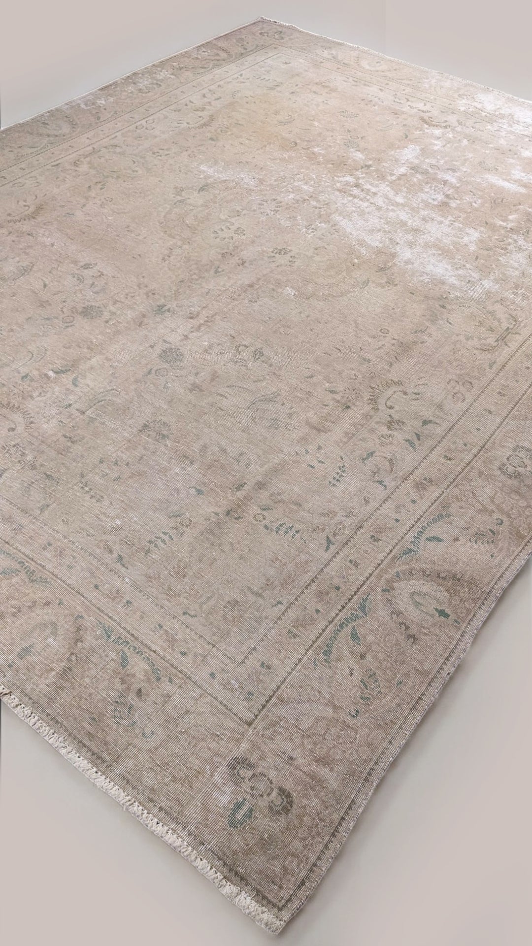 Duvanel - Size: 12.3 x 9.4