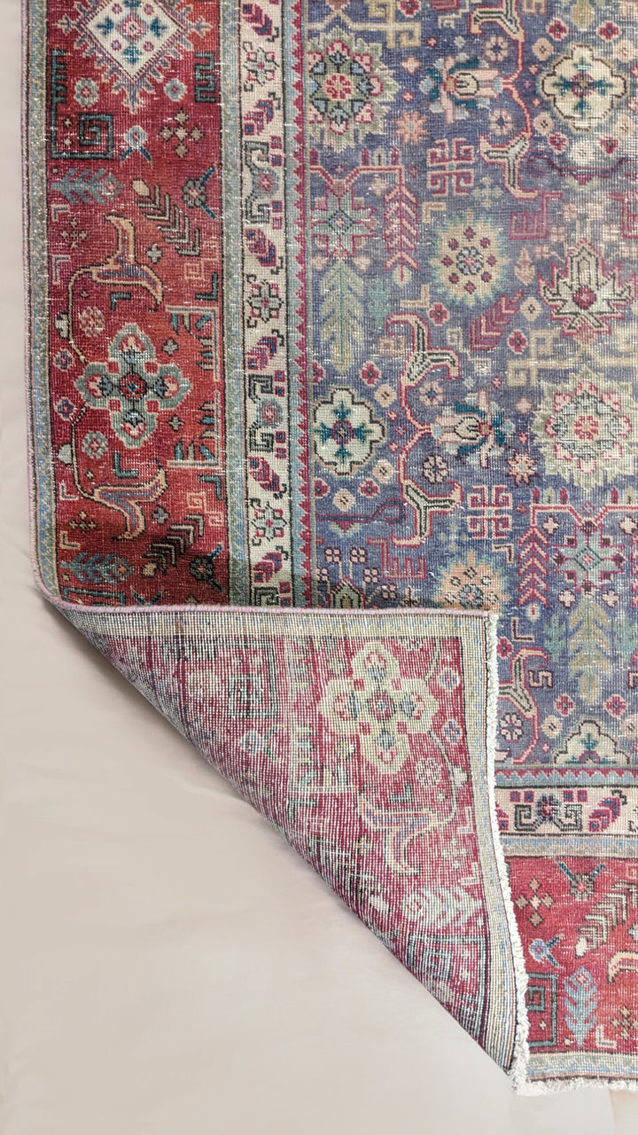 Vintique - Size: 11.9 x 8.10