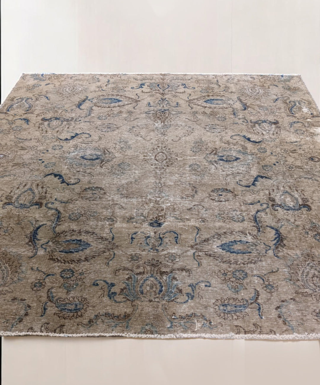 Virelle - Size: 7.10 x 6.10