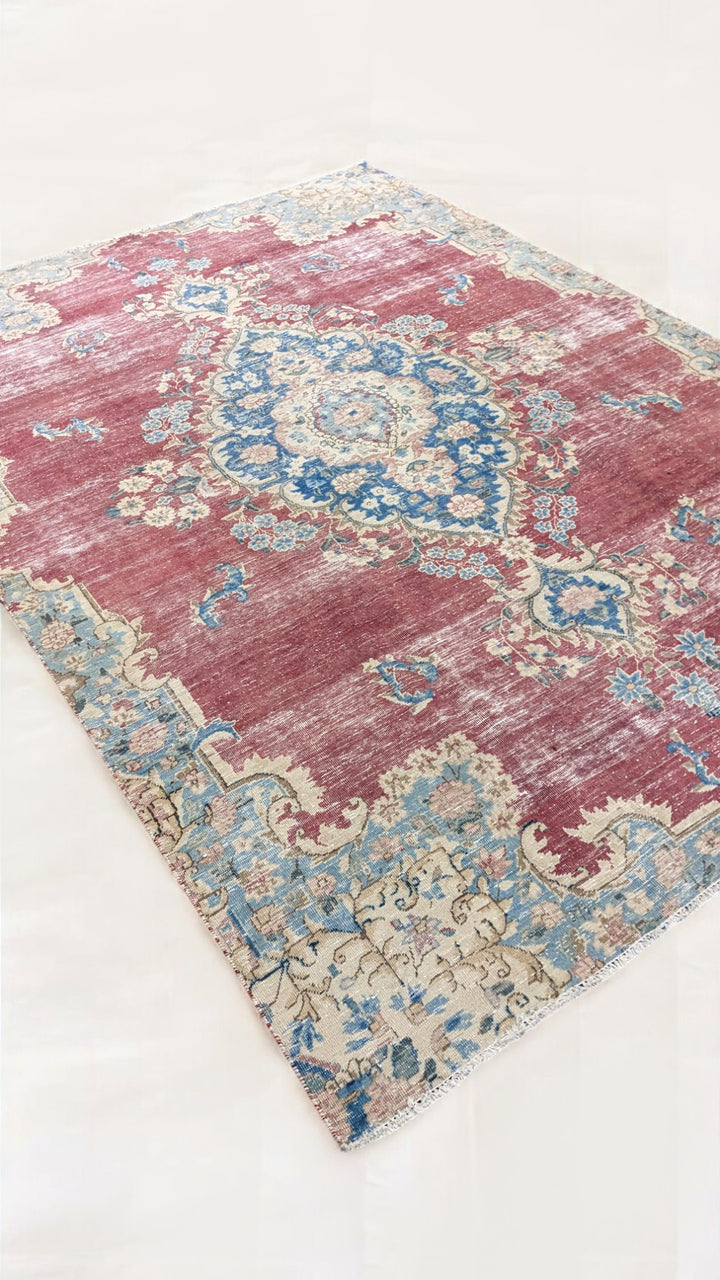 Faylen - Size: 8.11 x 6.4