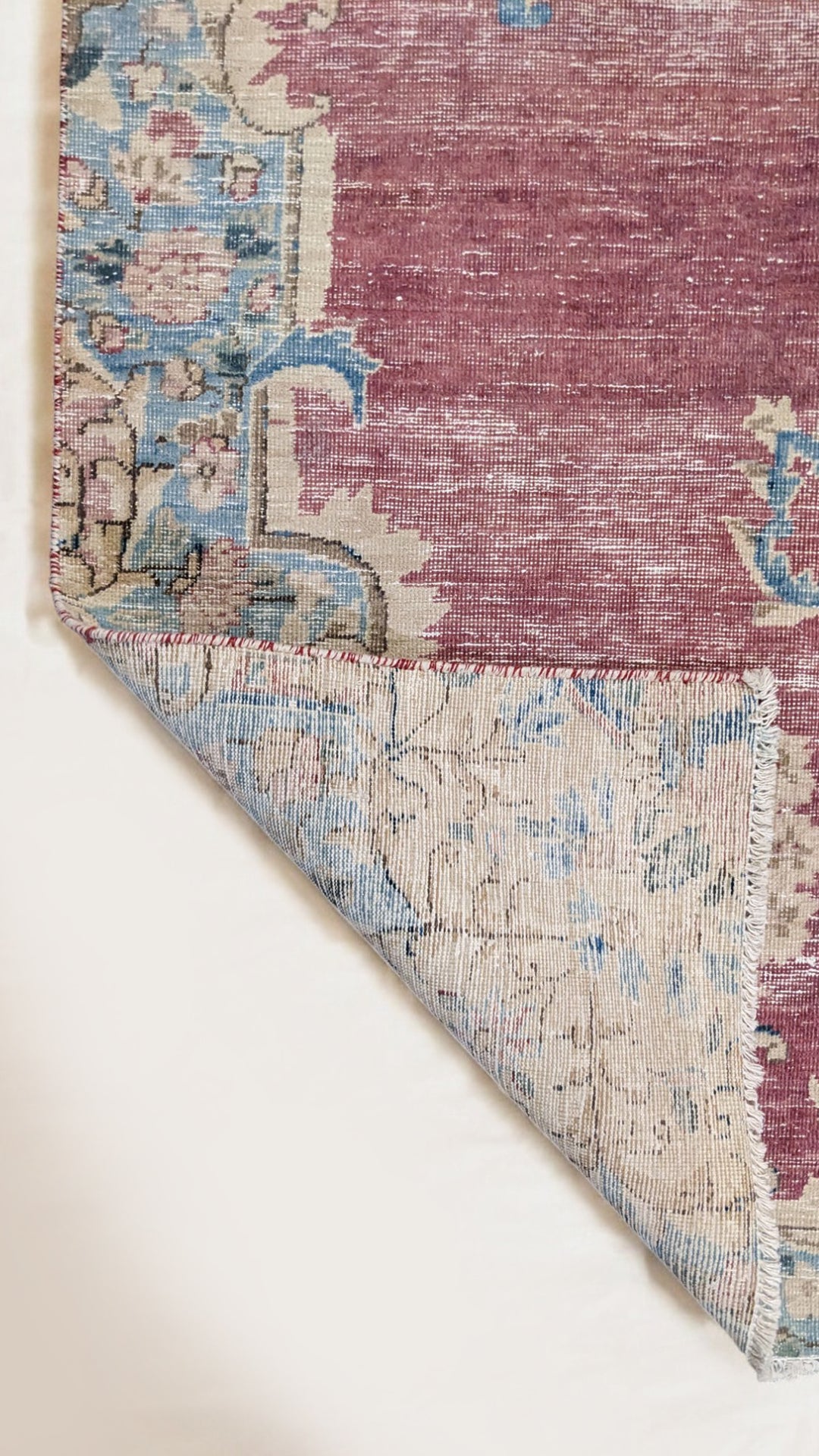 Faylen - Size: 8.11 x 6.4