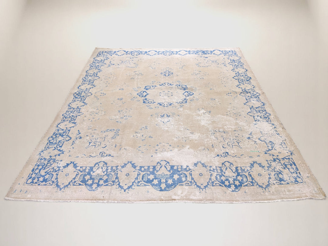 Tasselio - Size: 10.10 x 8