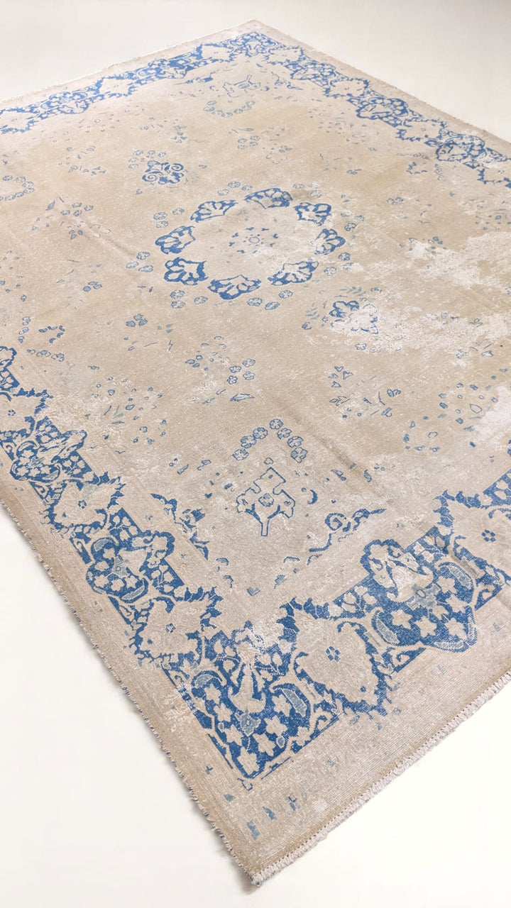 Tasselio - Size: 10.10 x 8