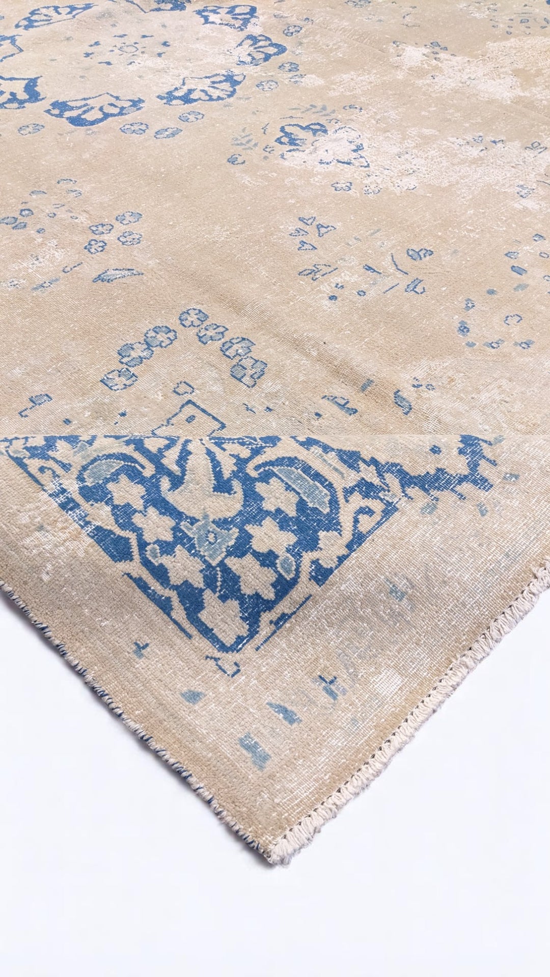 Tasselio - Size: 10.10 x 8