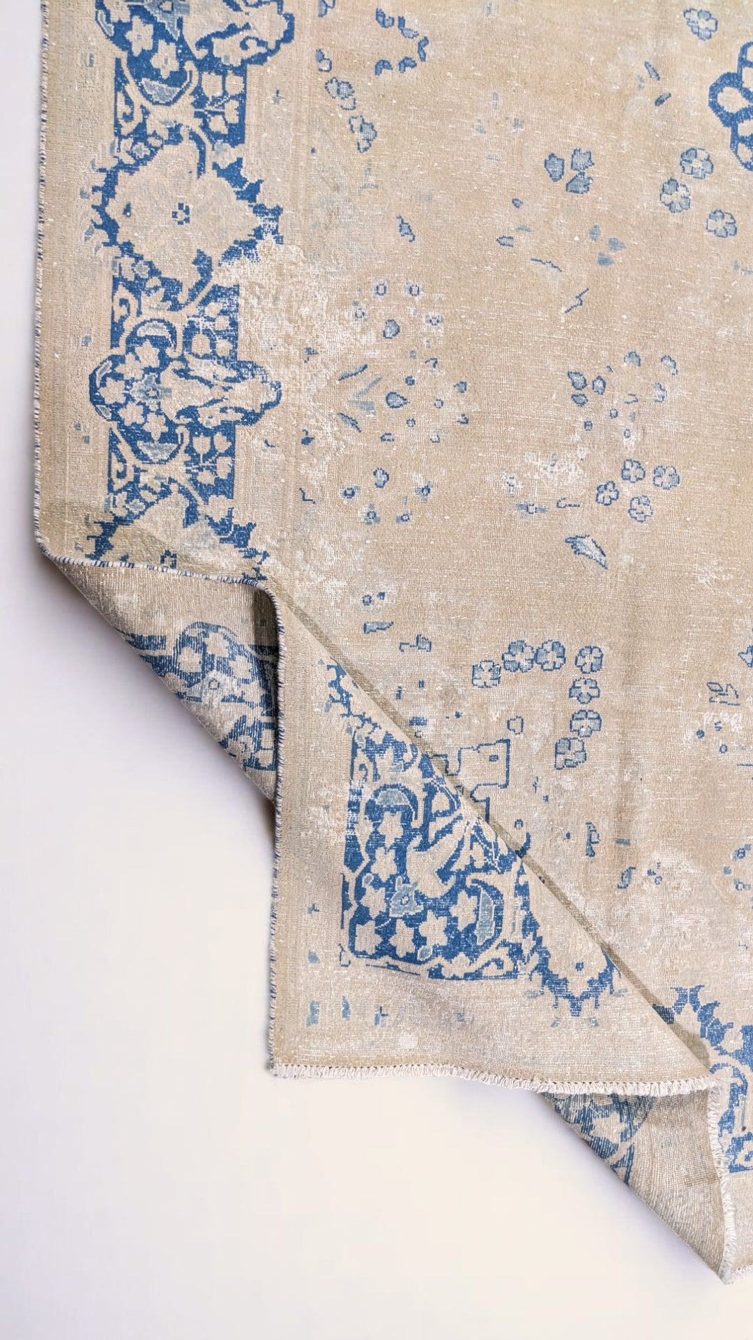 Tasselio - Size: 10.10 x 8