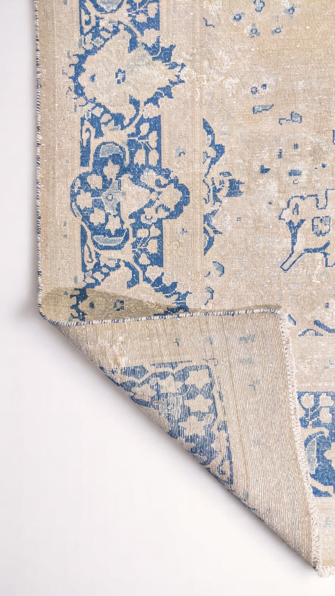 Tasselio - Size: 10.10 x 8